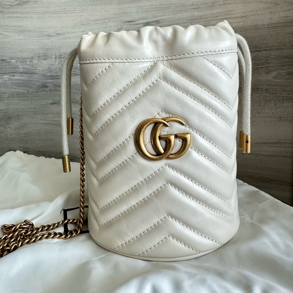 Gucci GG MARMONT MINI BUCKET BAG